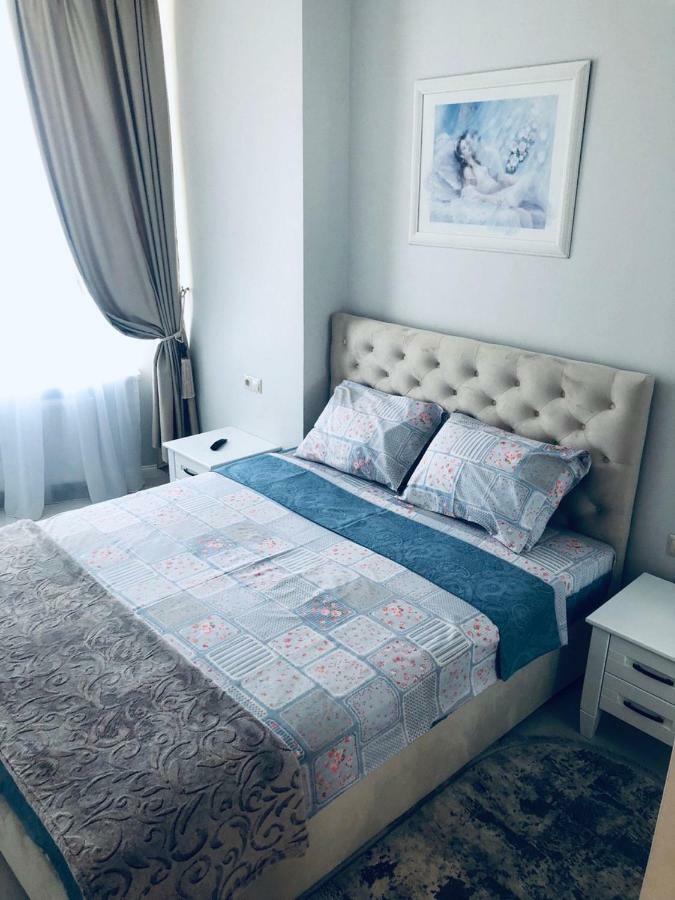 White Apartments In Arcadia Одесса Экстерьер фото