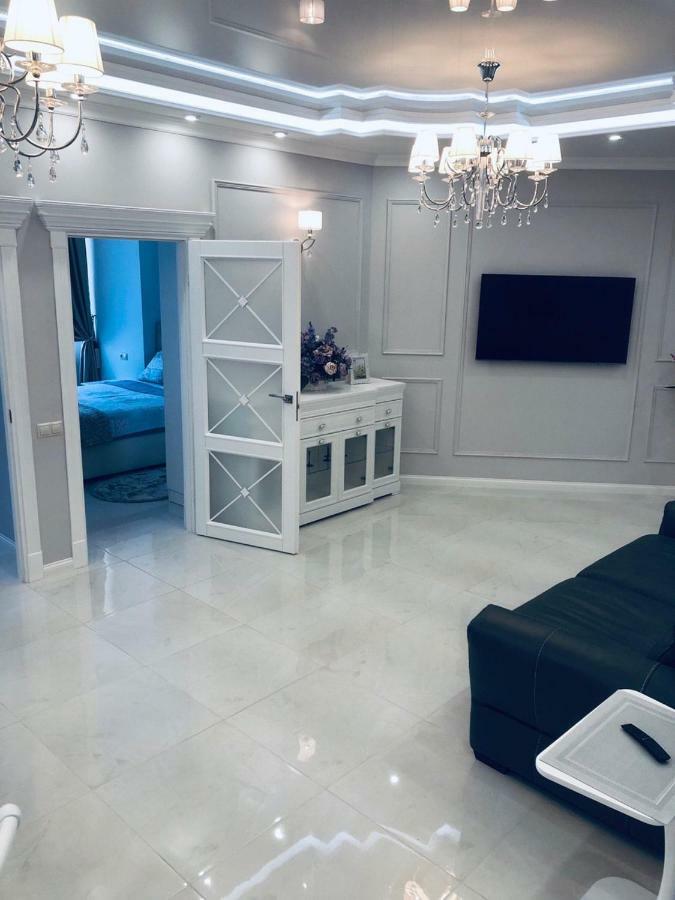 White Apartments In Arcadia Одесса Экстерьер фото